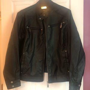 NWOT 3X black faux leather jacket!!! NEVER WORN!